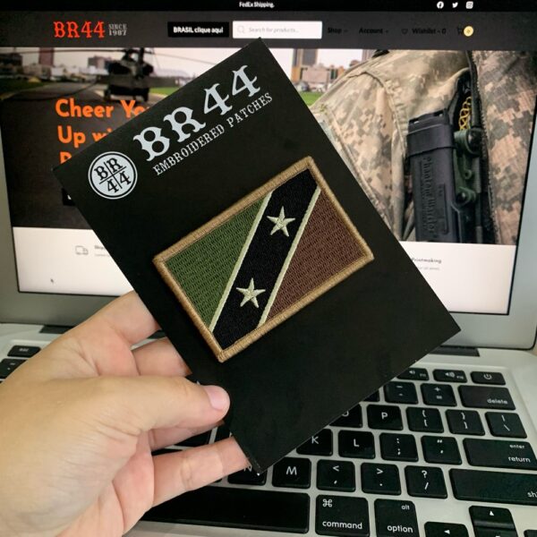 BP0220V03 Bandeira São Cristóvão Neves Bordado Fecho Contato - Imagem 3