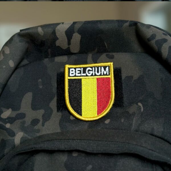 BP0215E-011 Bandeira Bélgica Patch Bordado 5,7x6,8cm - Imagem 2