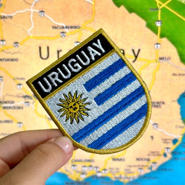 BP0023E-011 Bandeira Uruguai Patch Bordado 5,7x6,8cm - Imagem 3