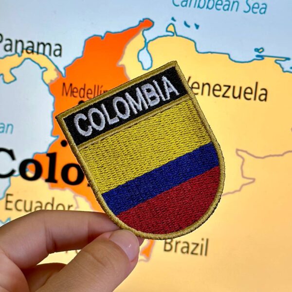 BP0049E-011 Bandeira Colombia Patch Bordado 5,7x6,8cm - Imagem 3