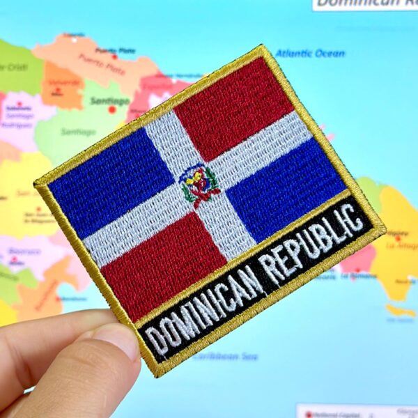 BP0145N-001 Bandeira Republica Dominicana Patch Bordado 7,5x6,3cm - Imagem 3