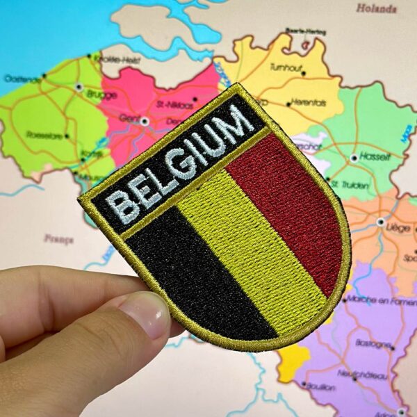 BP0215E-011 Bandeira Bélgica Patch Bordado 5,7x6,8cm - Imagem 3