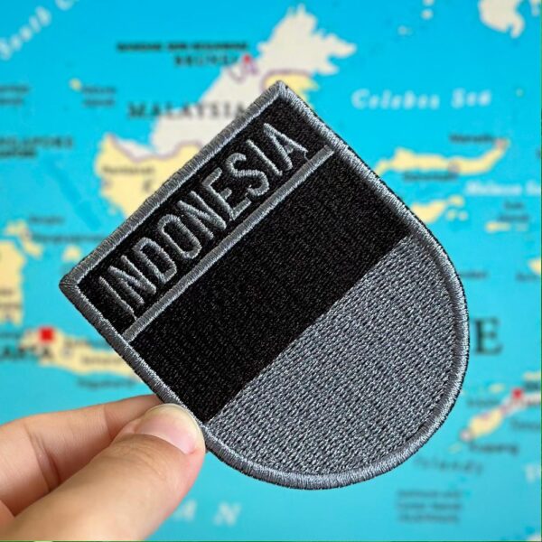 BP0419E-002 Bandeira Indonésia Patch Bordado 6,8x8,0cm - Imagem 2