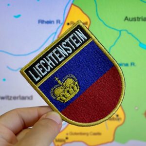 BP0424E-001 Bandeira Liechtenstein Patch Bordado 6,8×8,0cm