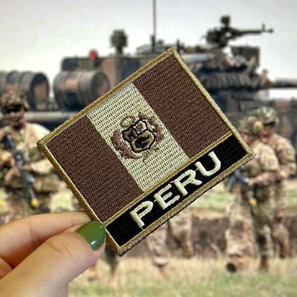 BP0028N-004 Bandeira Peru Patch Bordado 7,5x6,3cm - Imagem 3
