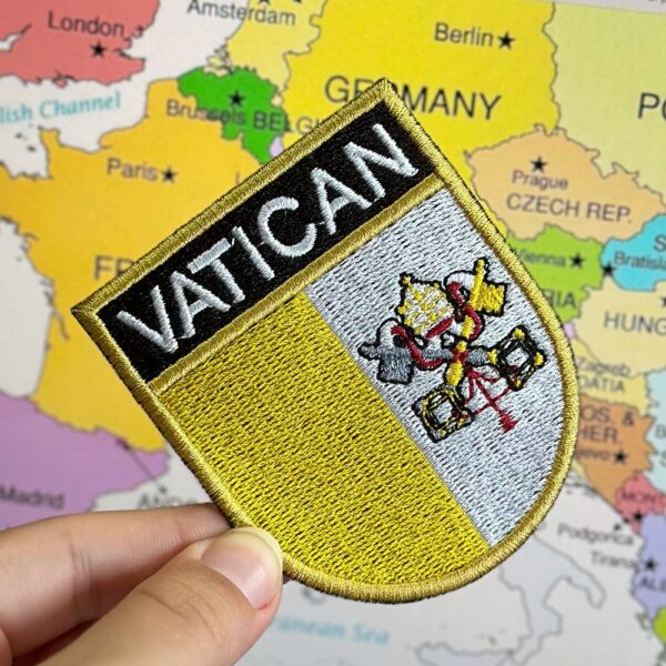 BP0060E-001 Bandeira Vaticano Patch Bordado 6,8x8,0cm - Imagem 3