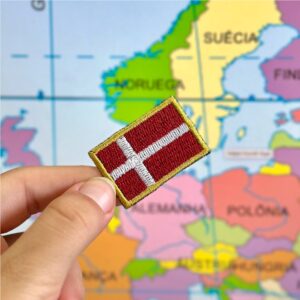 BP0073-031 Bandeira Dinamarca Patch Bordado 3,8×2,5cm
