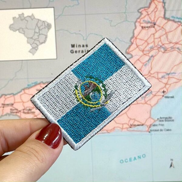 BE0136-016 Bandeira Rio de Janeiro Patch Bordado 5,7x3,8cm SA23 - Imagem 3