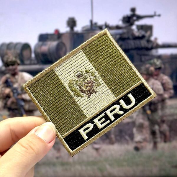 BP0028N-003 Bandeira Peru Patch Bordado 7,5x6,3cm - Imagem 3