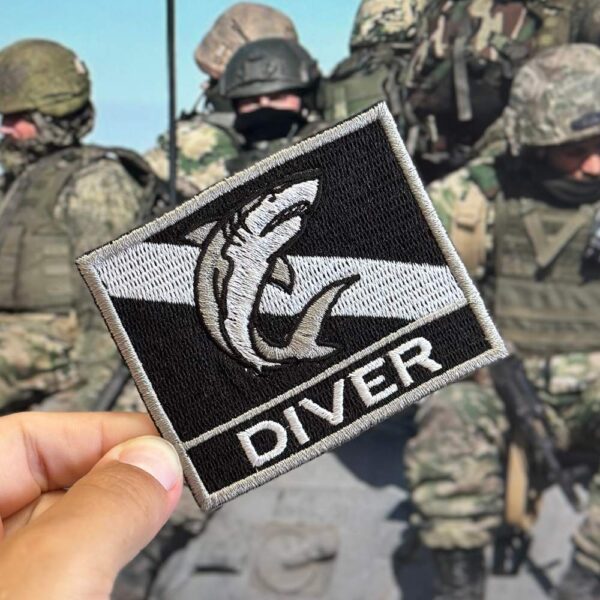 BD0176N-002 Bandeira Mergulhador Patch Bordado 7,5x6,3cm - Imagem 2