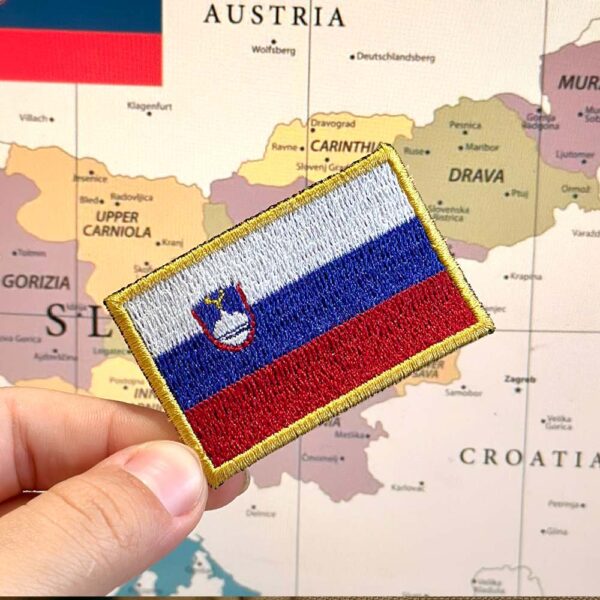 BP0443-057A Bandeira Eslovênia Patch Bordado 5,7x3,8cm - Imagem 2